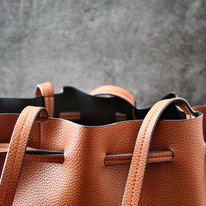 Cognac Drawstring bag